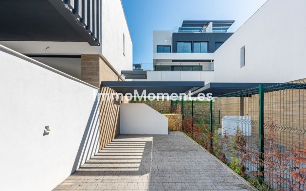 Resale - Villa - Estepona - Atalaya