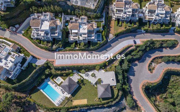 Resale - Apartment - Benahavís - Benahavís Centro