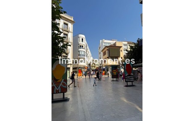 Revente - Appartement - Estepona  - Estepona Centro