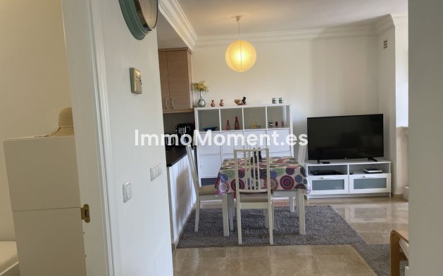 Resale - Apartment - Estepona - Selwo
