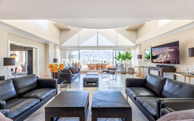 Resale - Apartment - Marbella - Nueva Andalucía