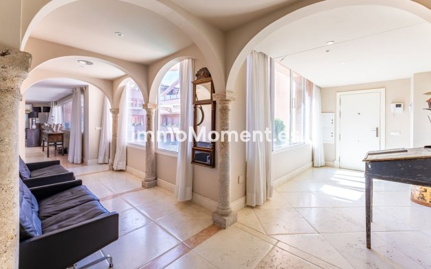 Resale - Apartment - Marbella - Nueva Andalucía