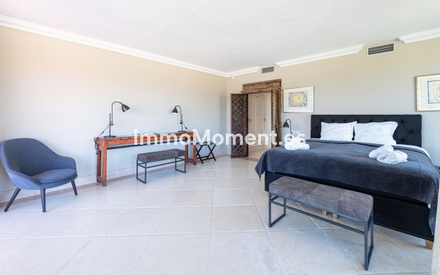 Resale - Apartment - Marbella - Nueva Andalucía