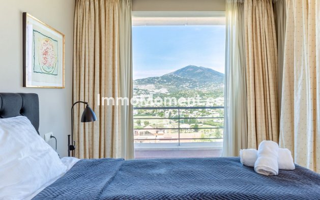 Resale - Apartment - Marbella - Nueva Andalucía