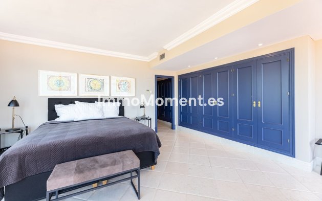 Resale - Apartment - Marbella - Nueva Andalucía