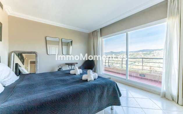 Resale - Apartment - Marbella - Nueva Andalucía