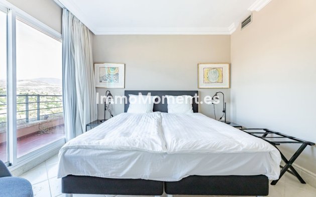 Resale - Apartment - Marbella - Nueva Andalucía