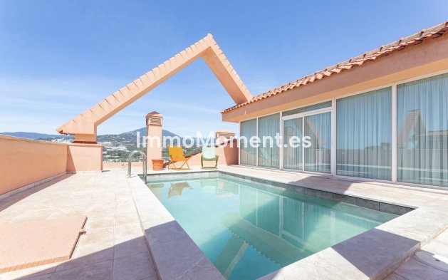 Resale - Apartment - Marbella - Nueva Andalucía