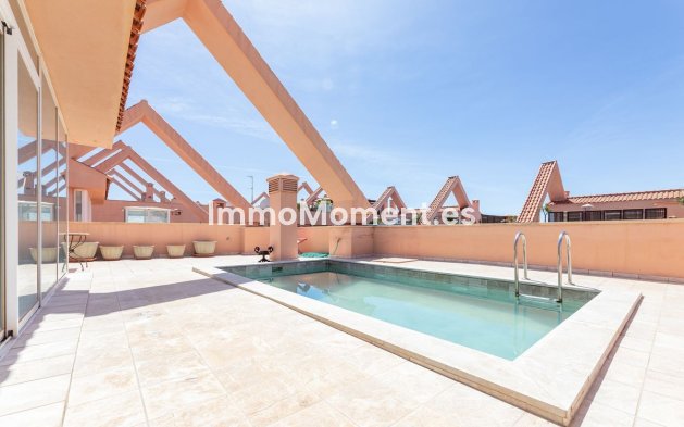 Resale - Apartment - Marbella - Nueva Andalucía