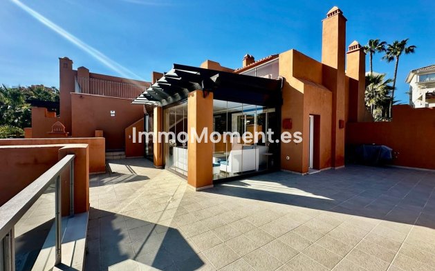Resale - Apartment - Marbella - Nueva Andalucía