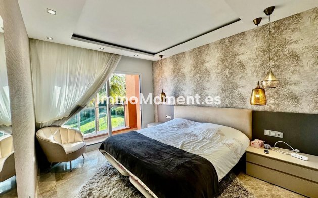 Resale - Apartment - Marbella - Nueva Andalucía