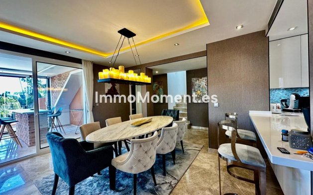 Resale - Apartment - Marbella - Nueva Andalucía