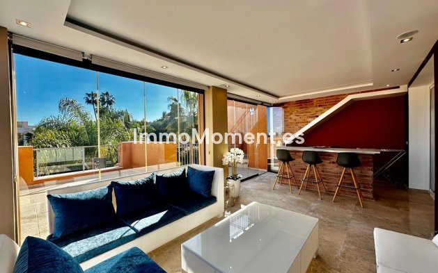Resale - Apartment - Marbella - Nueva Andalucía