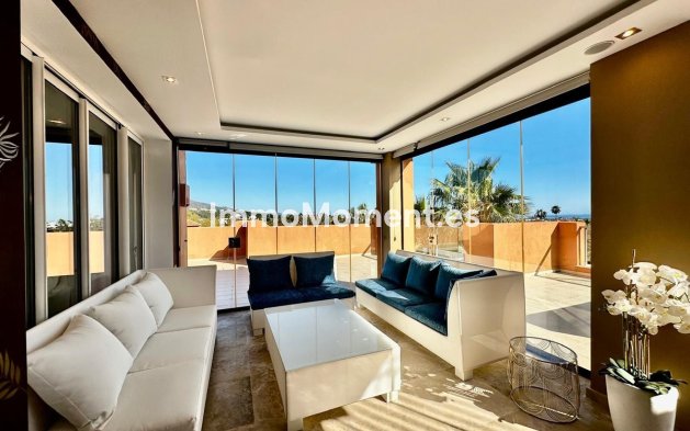 Resale - Apartment - Marbella - Nueva Andalucía