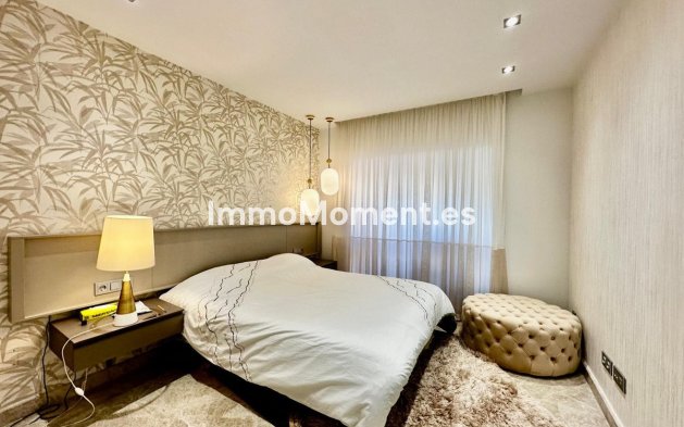 Resale - Apartment - Marbella - Nueva Andalucía