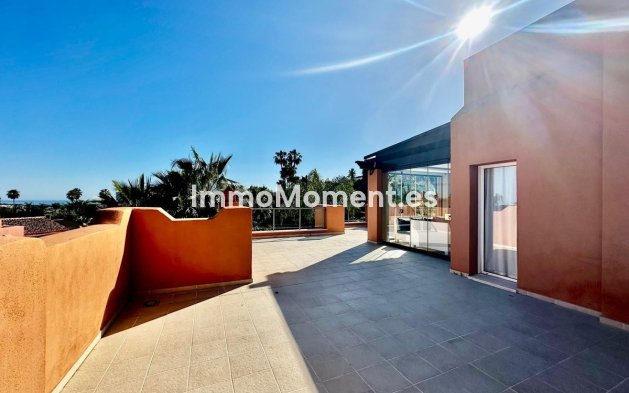 Resale - Apartment - Marbella - Nueva Andalucía