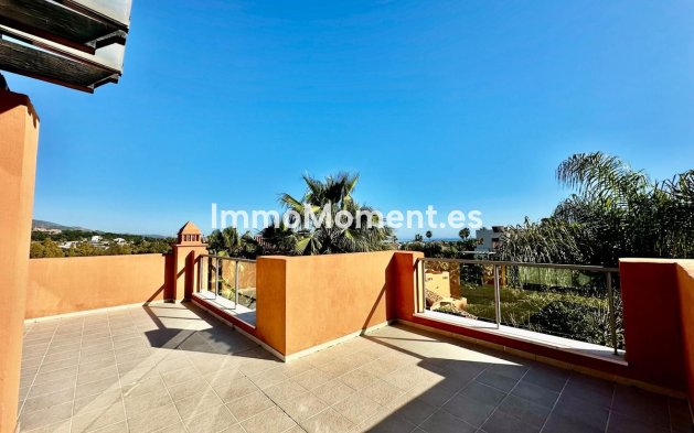 Resale - Apartment - Marbella - Nueva Andalucía