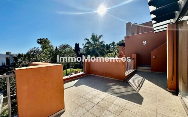 Resale - Apartment - Marbella - Nueva Andalucía