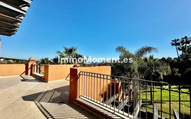 Resale - Apartment - Marbella - Nueva Andalucía