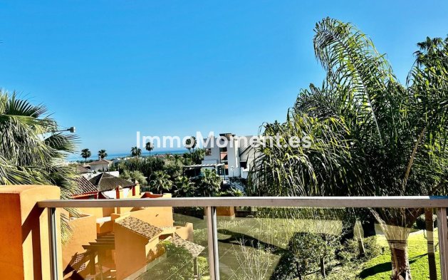 Resale - Apartment - Marbella - Nueva Andalucía