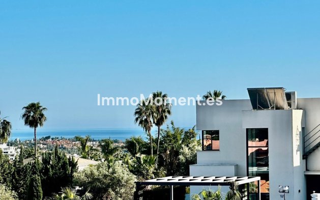 Resale - Apartment - Marbella - Nueva Andalucía