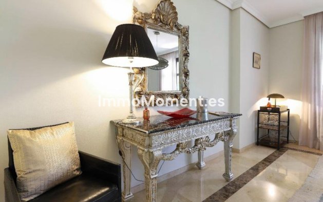 Wiederverkauf - Wohnung - Marbella - Nueva Andalucía