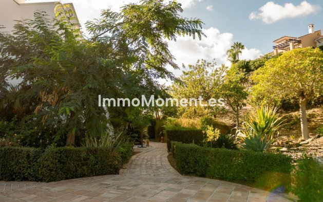 Resale - Apartment - Benahavís - Los Arqueros