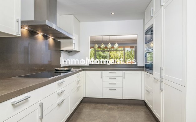 Revente - Appartement - Marbella - Nueva Andalucía