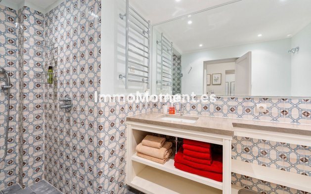 Revente - Villa - Marbella - Nueva Andalucía