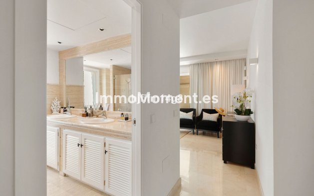 Wiederverkauf - Wohnung - Marbella - Nueva Andalucía