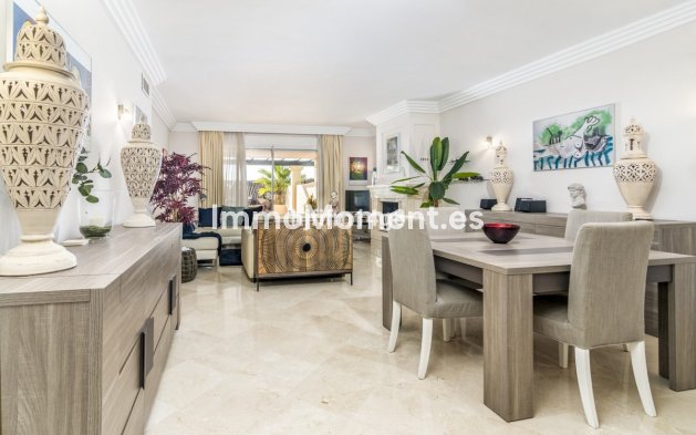 Resale - Apartment - Marbella - Nueva Andalucía
