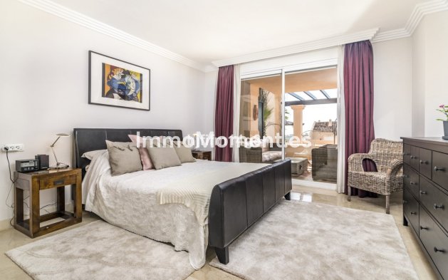 Resale - Apartment - Marbella - Nueva Andalucía