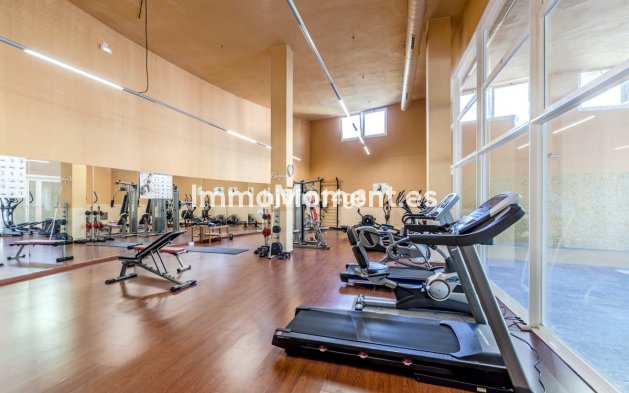 Resale - Apartment - Marbella - Nueva Andalucía