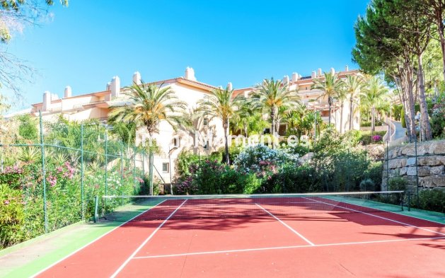 Resale - Apartment - Marbella - Nueva Andalucía