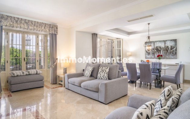 Resale - Townhouse - Marbella - Nueva Andalucía