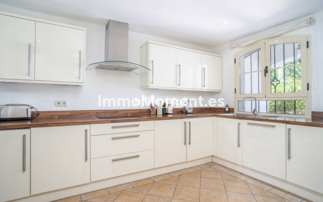 Resale - Townhouse - Marbella - Nueva Andalucía