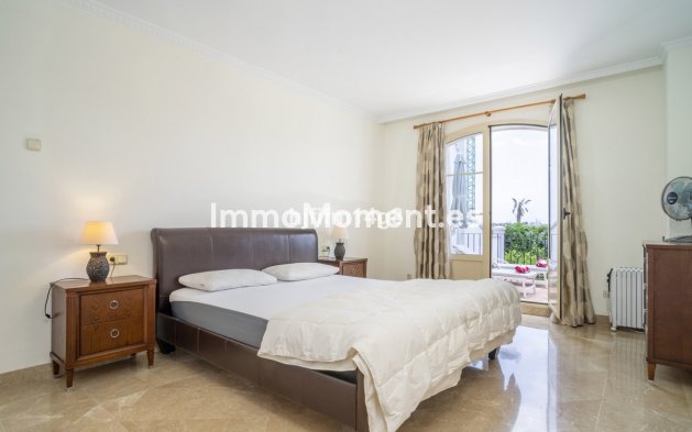 Resale - Townhouse - Marbella - Nueva Andalucía