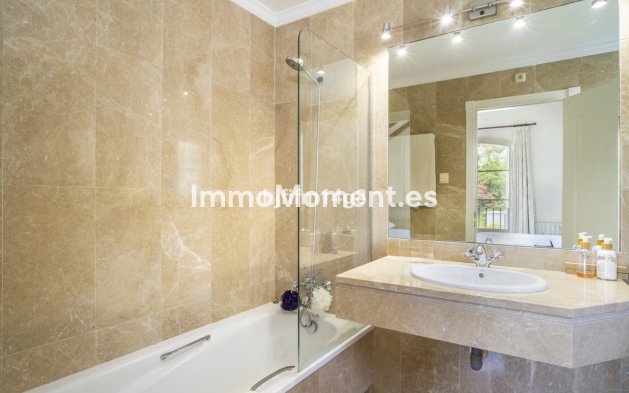 Resale - Townhouse - Marbella - Nueva Andalucía