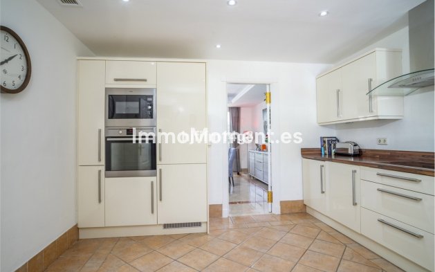 Resale - Townhouse - Marbella - Nueva Andalucía