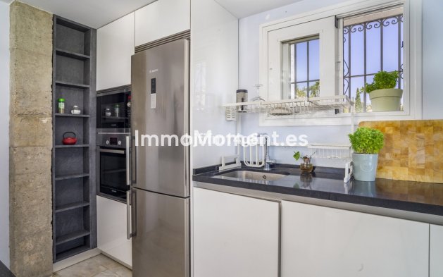 Wiederverkauf - Villa - Marbella - Nueva Andalucía