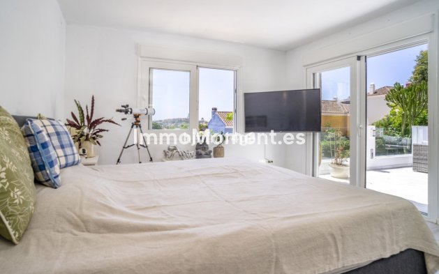 Wiederverkauf - Villa - Marbella - Nueva Andalucía