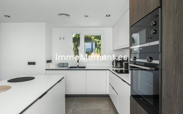Resale - Apartment - Benahavís - La Quinta
