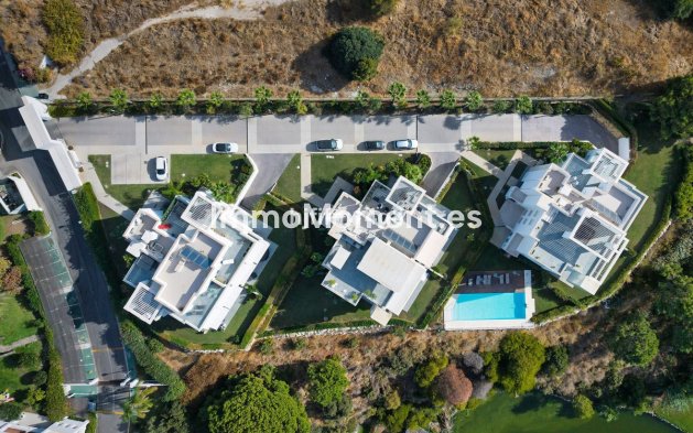 Resale - Apartment - Benahavís - La Quinta