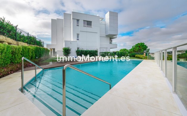 Resale - Apartment - Benahavís - La Quinta