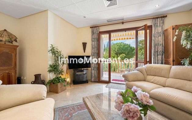 Resale - Apartment - Marbella - Nueva Andalucía