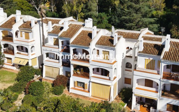 Resale - Apartment - Marbella - Nueva Andalucía