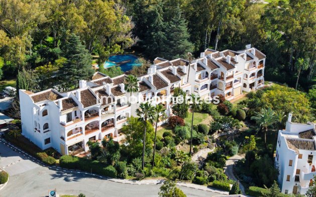 Resale - Apartment - Marbella - Nueva Andalucía