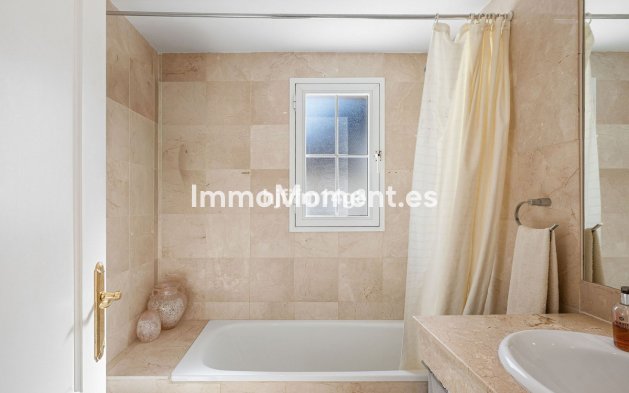 Bestaande woning - Geschakelde woning - Marbella - Nueva Andalucía