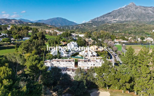 Bestaande woning - Geschakelde woning - Marbella - Nueva Andalucía