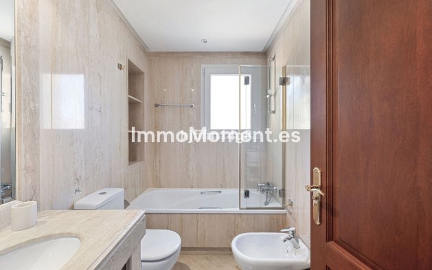 Wiederverkauf - Wohnung - Marbella - Nueva Andalucía